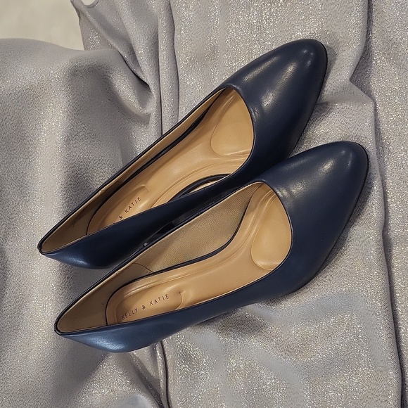KELLY & KATIE PUMPS, NWOT, NAVY, SIZE 11 - Picture 4 of 4